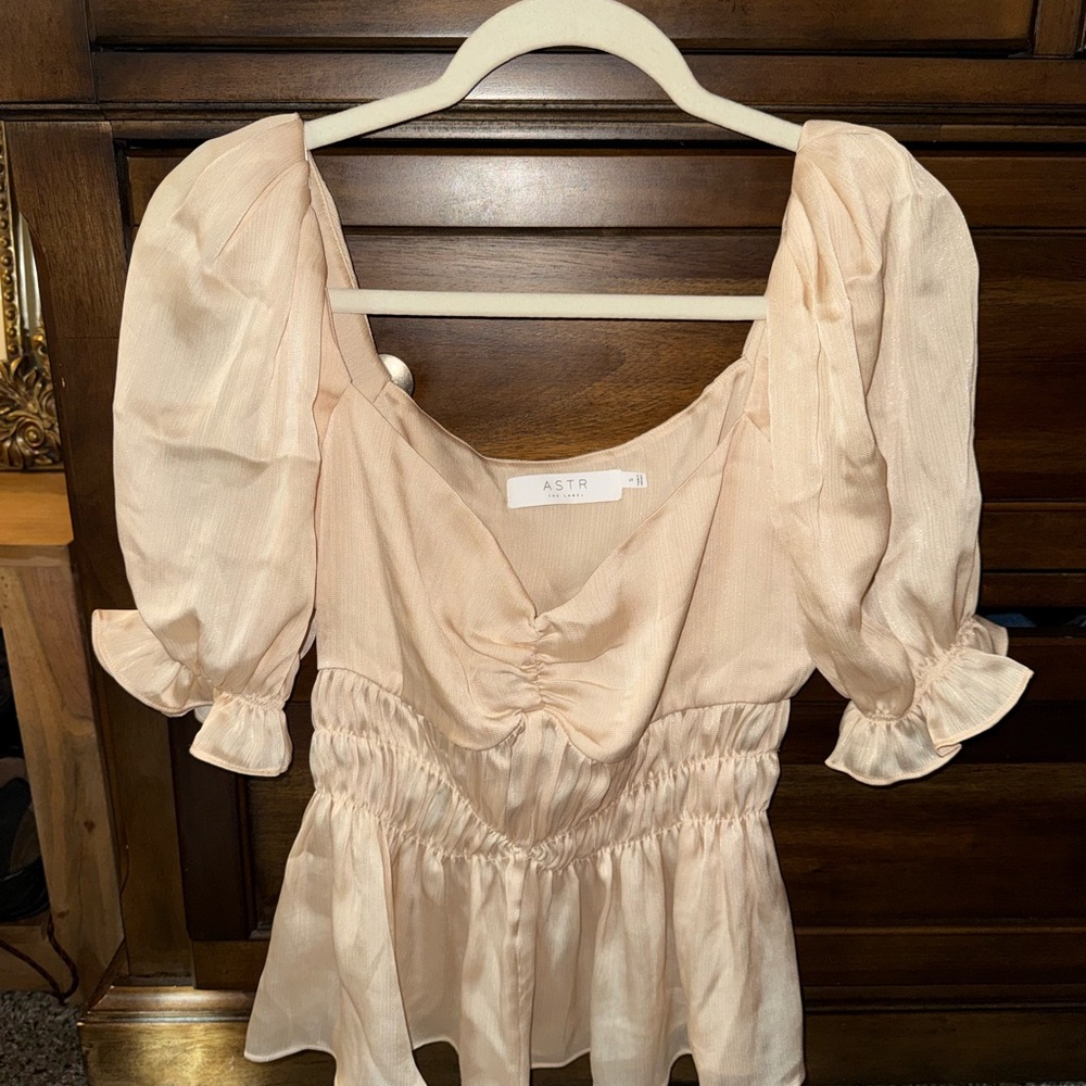 ASTR The Label Women's Satin Babydoll Blouse